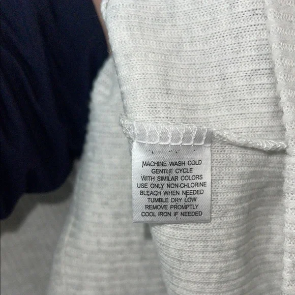 Gray Asymmetrical Buttoned Sweatshirt - Picture 5 of 8